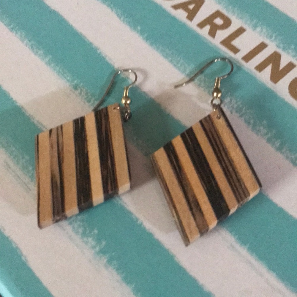 Pretty Wood Earrings ❤️